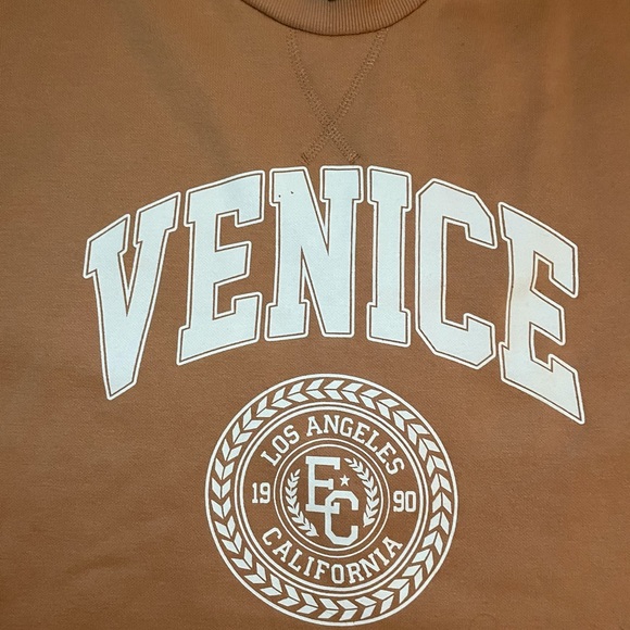 Women’s Cropped Sweatshirt - Picture 3 of 5